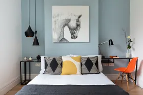 Architect's Designed Apartment 15min to Centre - Image 5