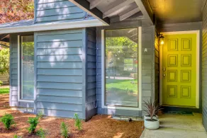 Spacious and bright 2 bedroom 2 bath home - Image 3