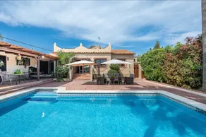 A CHALET IN MARBELLA WITH A PRIVATE POOL AND BARBECUE - Image 2