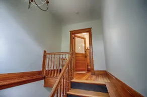 Eric and Jason's Clifton Gaslight Apartment - Image 2