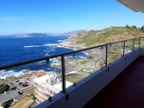 Sea and mountain views - Image 2