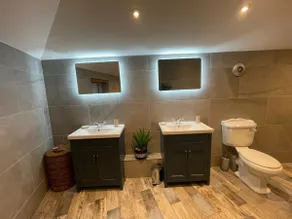 Stunning lodge with hottub in a rural setting - Image 4
