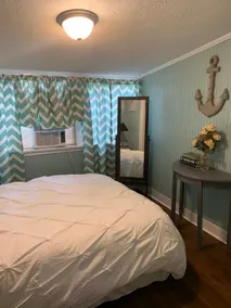 Upstairs apartment in Historic Summerville Home - Image 5
