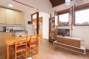 Luminous Alhambra view apartment in Albayzín - Image 3