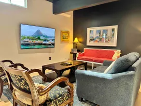 2BR OC Guest Suite with Private Entrance 3 Queens - Image 3