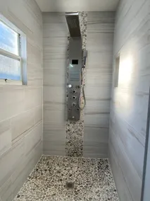 Rachaels Upscale 3 bedrooms Luxury Home - Image 3