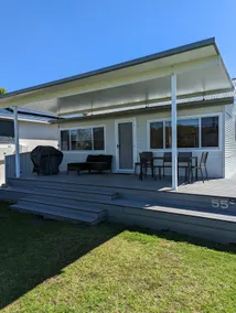 Lakeside House Tuncurry with deck overlooking the lake - Image 5
