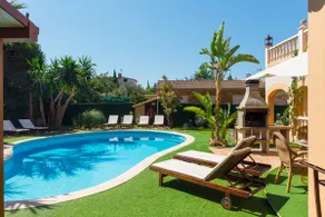 Castellet. Large Villa with a pool near Palma. - Image 2
