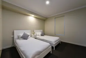 Aloha Central Luxury Apartment 3 - Image 3