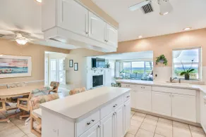 Casey Key Resorts - Beachfront - Image 4