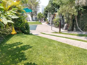Guesthouse with a pool - Image 4