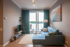 Apartment with a terrace overlooking the lake - Image 4