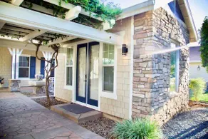 Detached, private, front-located with easy access - Image 3