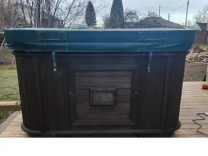 3 Bdrm bungalow with Hot tub - Image 4