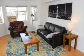 Green Lake 2BR Garden Apartment - Family Friendly - Image 4