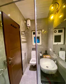 5 mins from Vagator Beach | 1bhk with common pool - Image 4