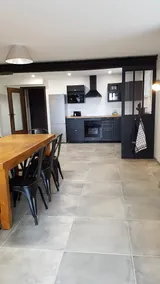 Very large space with industrial feel - Image 3