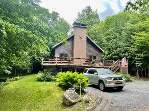 Beautiful Old Forge home w Lake + SM Trail access! - Image 2