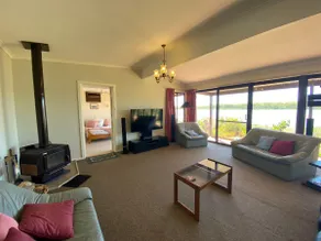 Riverfront home with water views and private jetty - Image 4
