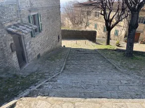 Casa Vinalia inside the Etruscan walls of Cortona - Image 2