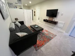 Stylish & Spacious Ballard Studio- 100 Walk Score - Image 3