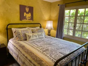Tranquil Hillside Guest House - Image 5