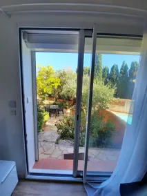 2-room in villa with terrace - Image 3