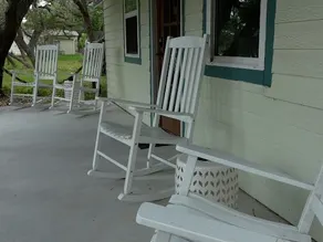 Leaf on wind property Cozy country coastal living - Image 3