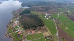 New guesthouse by lake. City 7 km away. No pets. - Image 5
