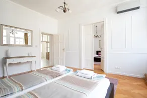 Chic & Charm Apartment - Image 5