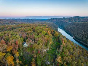Gorge's View- Epic Getaway, Near Trails & Town - Image 3