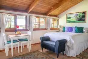 Charming Art Studio on a Scenic Mountain Slope - Image 2