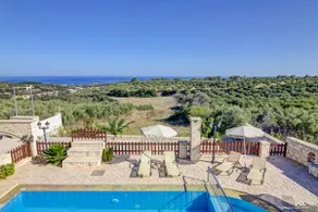 Impressive four bedroom stone house with swimming pool - Image 3