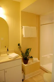 Sara's Suite ~ Apt. 1 - Image 2