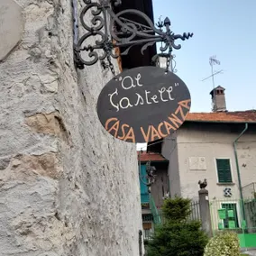 At the castle - Image 4