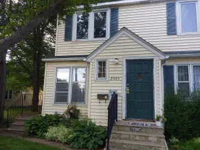 Private upper unit (Apt B) near Beaver Lake - Image 2