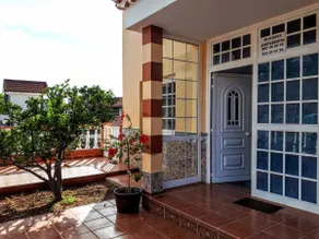 Apartamentos Casa Junonia, con terraza, Bajo C - Image 3