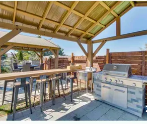 Sleeps 16 Pool Hot Tub perfect for Family/Teams - Image 4