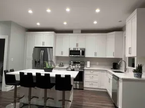 Quiet Bright Luxurious & Private Modern Suite A/C - Image 3
