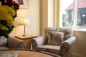 4* Granary Cottage, Mollett's Farm - Image 4