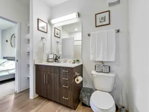 Beautiful Apartment Hot Tub/Pool/Gym/Pet Friendly - Image 3