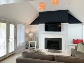 Renovated! Cape Cod townhome near shops & beach! - Image 4