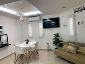 The house is minutes away from the airport. - Image 3