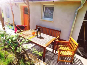 Small house with garden in the vineyards - Image 3