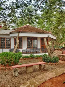The Farmhouse- Lakefront Villa with a Private Pool - Image 3