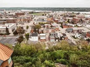 Beautiful view of the city two bedroom duplex - Image 5