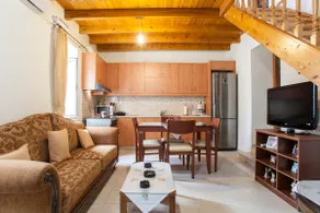 Renovated Traditional house with Wooden floor - Image 4