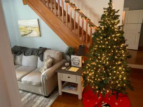Clifton Scenic Lodge 3BR 2BA: Private Hot Tub, Spacious Patio, Offstreet Parking - Image 5