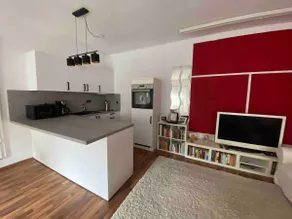 Small 2 bedroom apartment - Image 5