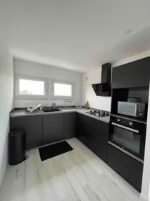 ☼ Comfortable 4 bedroom with balcony, new and quiet ☼ - Image 2